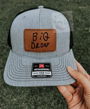 Load image into Gallery viewer, Snapback hats
