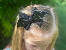 Load image into Gallery viewer, Bat bows
